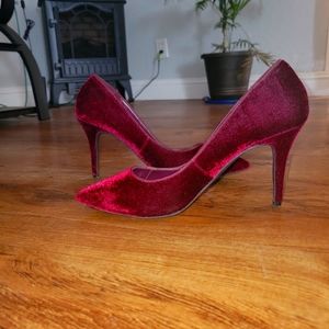 Apt.9, size 9.5 wine